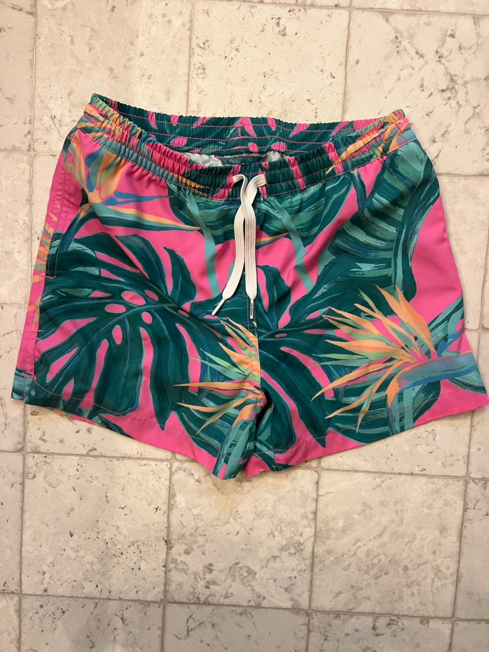 Chubbies Pink Tropical Leaf Boys Shorts sz Medium 10/12